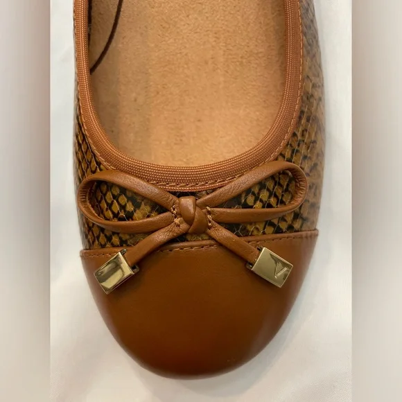 Vionic Women's brown snake skin ballet flats size 7.5 - Picture 2 of 7